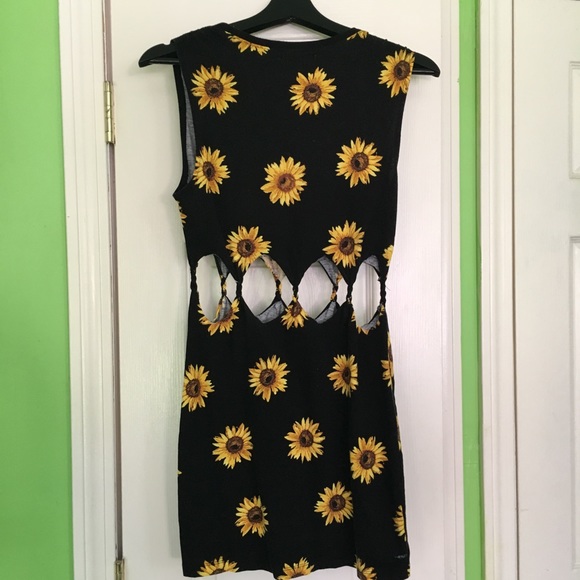 Kendall & Kylie Sunflower Design Cut-Out Dress - Picture 2 of 3